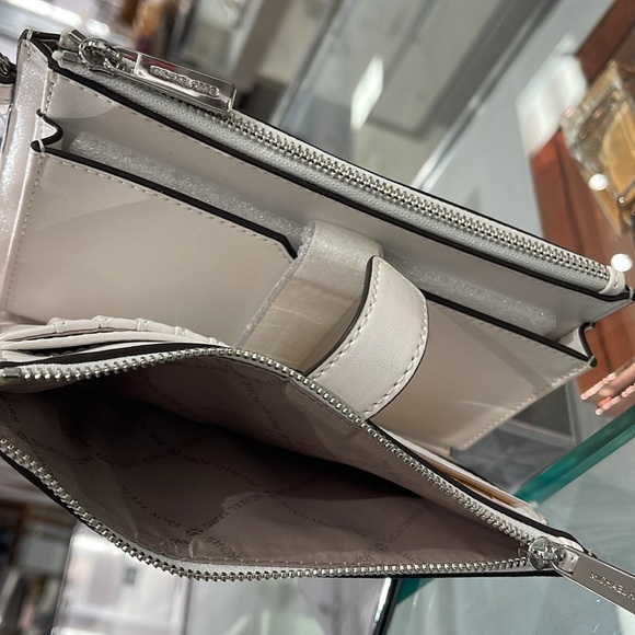 Michael Kors Jet Set Travel Large Double-Zip Wristlet-Wallet-PhoneHolder
NWT - Picture 7 of 16